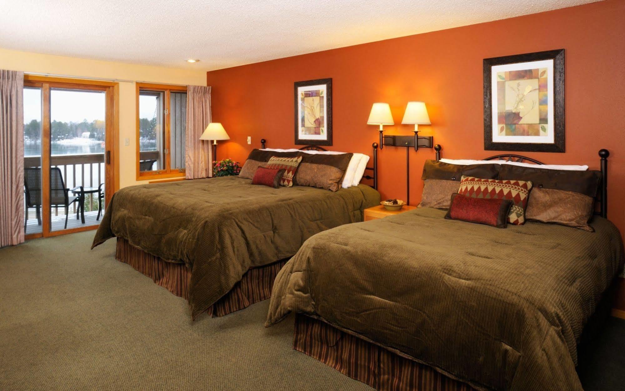 The Pointe Hotel And Suites 미노콰 외부 사진